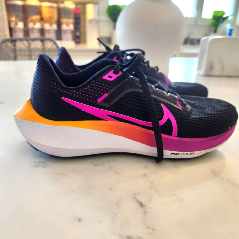 Nike Women's/Girl Black and Pink Running Shoes